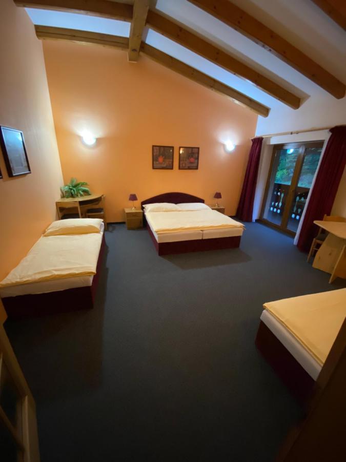 Selsky Dvur Perstejn Perštejn Exterior foto