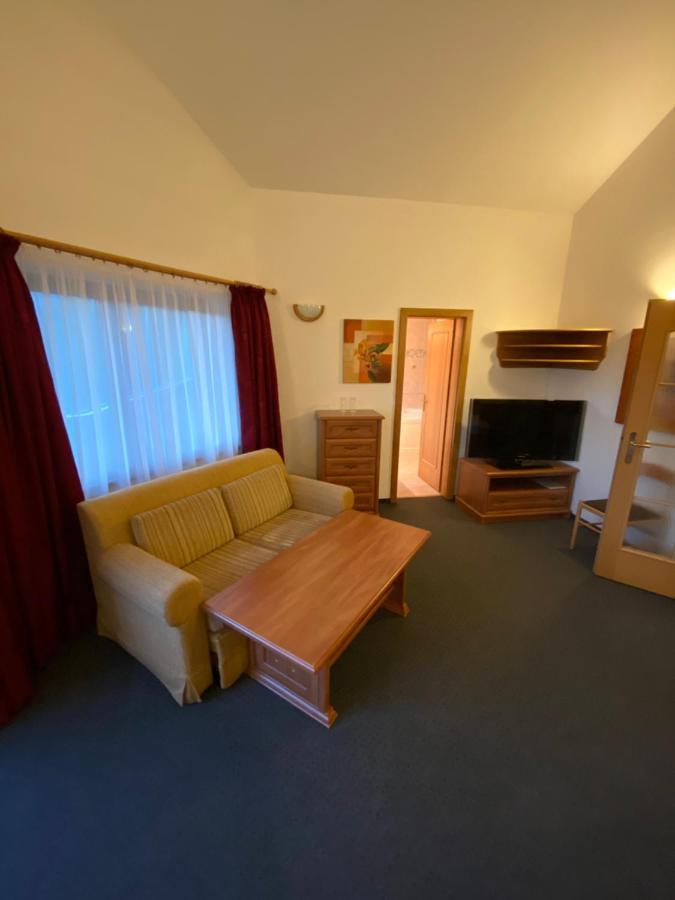 Selsky Dvur Perstejn Perštejn Exterior foto