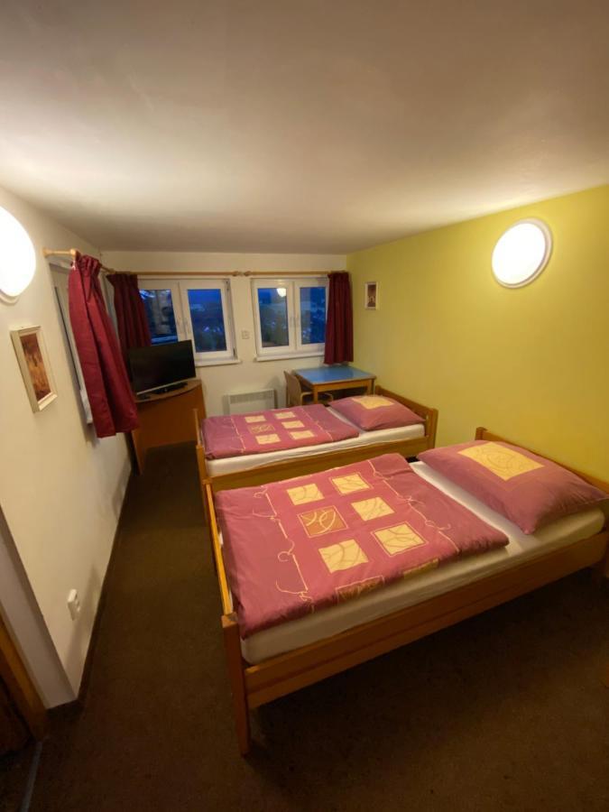 Selsky Dvur Perstejn Perštejn Exterior foto