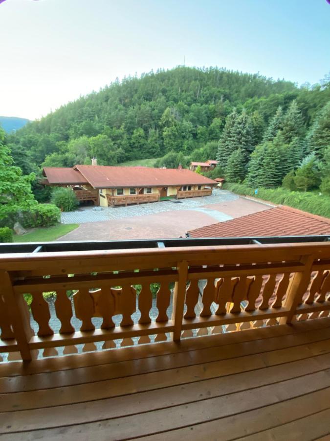 Selsky Dvur Perstejn Perštejn Exterior foto