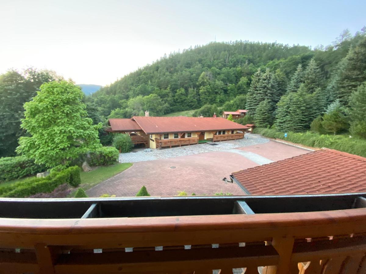 Selsky Dvur Perstejn Perštejn Exterior foto