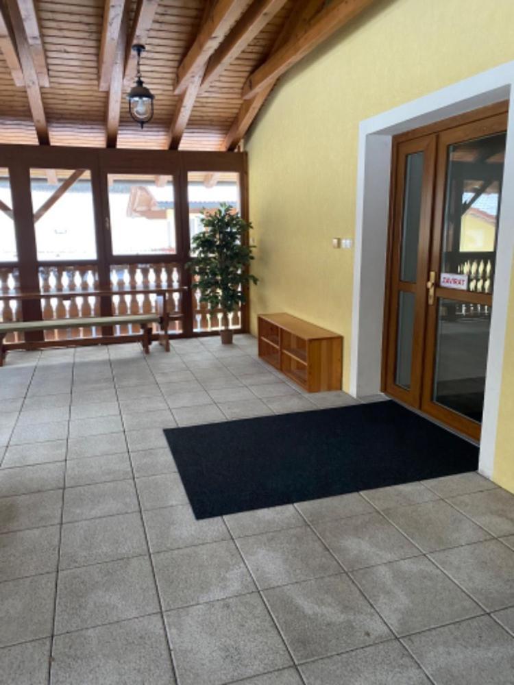Selsky Dvur Perstejn Perštejn Exterior foto