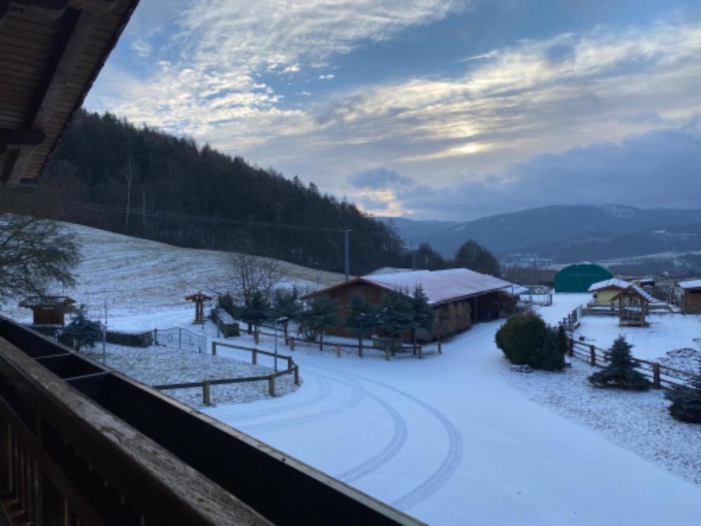 Selsky Dvur Perstejn Perštejn Exterior foto